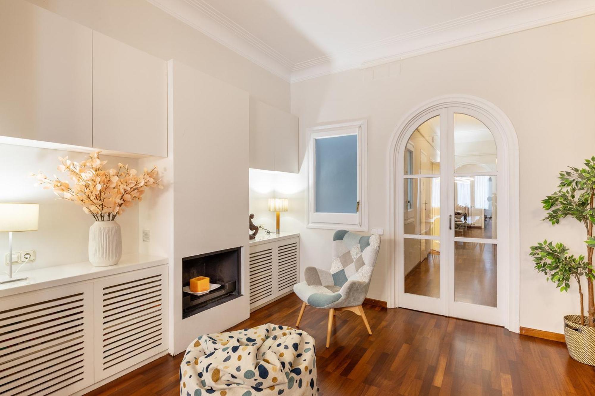 Large & Beautiful Apartment 4Min From Passeig De Gracia บาร์เซโลนา ภายนอก รูปภาพ